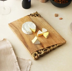 Planche à découper en bois d'acacia sculpté à la main, bord décoratif, surface épaisse et durable, sans danger pour les aliments, plateau de service pour la cuisine - Product Image 3