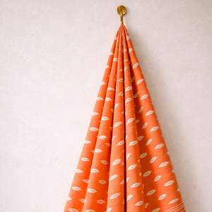 Tela Ikat de Algodón Tejida a Mano con Nudos de Tierra |   Ropa Textil Artesanal Tradicional, Lavable, Ecológica y Sostenible, Decoración para el Hogar - Product Image 3