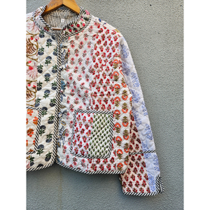 Veste en coton matelassée réversible faite à la main, patchwork floral vintage, manteau pour femme, vêtement d'extérieur respirant, cadeau pour elle - Product Image 3