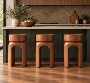 Taburete de Bar Moderno de Madera Maciza con Asiento Cilíndrico Redondo y Base Arqueada, Silla Alta para Barra de Cocina o Isla - Product Image 1