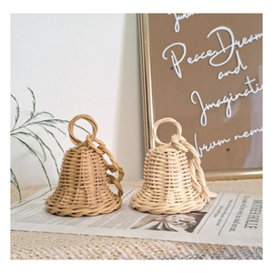 Campana Navideña de Ratán Tejida a Mano para Decoración del Hogar y Fiestas - Product Image 1