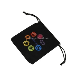 Bolsa de algodón negro sánscrito con cordón de lona de muselina de algodón natural reciclado con impresión personalizada - Product Image 4