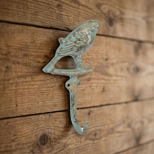 Crochet mural rustique en métal pour oiseaux, finition antique, crochet simple pour le rangement des vêtements, design animal décoratif - Product Image 3