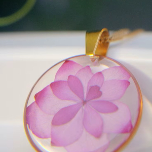 Collier de haute qualité en corne d'animal, fait main, style artistique, bijou de collection - Vente directe populaire en gros - Product Image 1