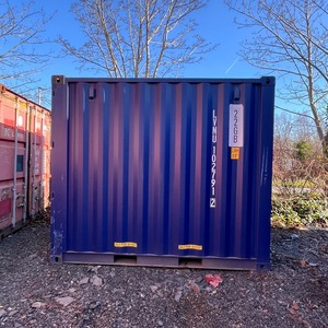 Enclos de transport durables construits autour de conteneurs maritimes secs avec des parois en acier ondulé et des panneaux de toiture résistants aux intempéries - Product Image 3