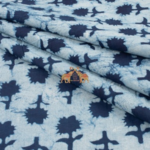 ผ้าฝ้ายพิมพ์ลายดอกไม้สีครามแบบแฮนด์บล็อก คอลเลคชั่นใหม่ ลายพิมพ์พฤกษศาสตร์ สำหรับเสื้อผ้าฤดูร้อนและผ้าตกแต่ง - Product Image 3