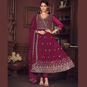 Costume Anarkali rose foncé pour femme, très demandé, manches 3/4, semi-couture, pour fêtes et mariages - Product Image 1