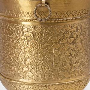 Pot de fleurs en laiton doré de qualité supérieure, idéal pour la décoration luxueuse de la maison, la décoration des halls d'hôtel et la mise en scène des plantes d'intérieur, provenant d'Inde. - Product Image 3