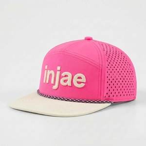 หมวกแก๊ปแบบ Snapback 7 แผง แบบกำหนดเอง ตัดด้วยเลเซอร์ ระบายอากาศได้ดี ทรงแบน ผลิตตามแบบ OEM ODM  ขั้นต่ำในการสั่งซื้อน้อย - Product Image 3