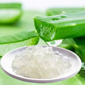 MASCARILLA FACIAL DE ALOE VERA | Mascarilla Facial Hidratante y Calmante Profunda | Rico en vitaminas A, B, C y E | Tratamiento Antiinflamatorio y Blanqueador de la Piel - Product Image 1