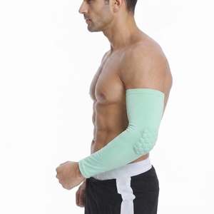 Protector de codo transpirable para hombre, funda de compresión, protector de brazo para deportes de baloncesto, licra fina, apto para todas las estaciones - Product Image 4