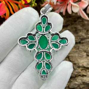 Pendentif croix en argent sterling fait main avec onyx vert, bijoux de mode au design unique, certifié IGI, cadeau pour femmes - Product Image 2