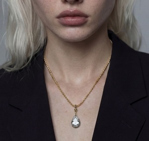 Colgante de Plata de Ley 925 con Zirconia Cúbica de Corte Pera de 3 CT, Diseño Moderno con Engaste de Garra, para Uso Diario Femenino - Product Image 2