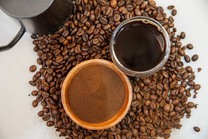 Café instantané Robusta séché par pulvérisation du Vietnam, sac de 25 kg, pour machine à boissons, goût terreux et boisé, haute qualité, OEM, marque privée - Product Image 3