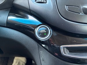 2017 Orlando MPV de 7 Plazas, Diésel, Automático, Usado, Volante a la Izquierda - Llave Inteligente, Asientos Calefactables, Control de Crucero, Furgoneta Familiar Confiable - Product Image 5