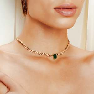 18K Gold Solitaire Emerald and Diamond Studded Curb Chain Choker Necklace - Product Image 4