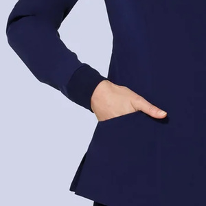 Chaqueta Médica Azul Marino para Mujer, con Cierre Completo, Tejida en Poliéster, con Detección de Agujas y Bolsillos - Product Image 2
