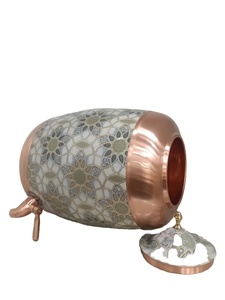 Distributeur d'eau en cuivre pur imprimé de qualité supérieure de 8 litres / Matka avec robinet anti-fuite, design classique pour la maison et le bureau, bienfaits ayurvédiques pour la santé - Product Image 2