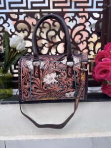 Sac à main bohème en cuir véritable, sculpté à la main, style gypsy, sac à bandoulière artisanal élégant pour femme - Product Image 5