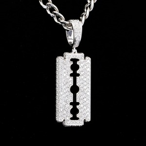 Bijoux Hip Hop fascinants, pendentif lame de rasoir à double tranchant en diamants Moissanite tendance pour hommes et femmes - Product Image 2