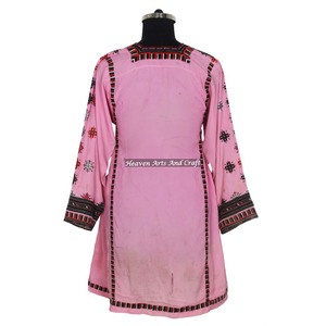 Vestido Balochi Tradicional Banjara, Hecho a Mano en India, Bordado Vintage, Estilo Bohemio, de Proveedor Indio - Product Image 3
