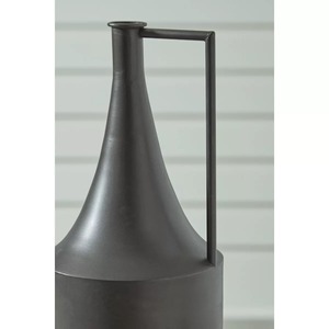 Vase Curio Minimaliste en Métal pour Table avec Poignée, Finition Noire Mate, Hauteur 23,5 cm - Product Image 3
