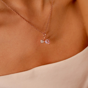 Collier minimaliste avec pendentif double cœur en pierre rose, micro-pavé de cristaux, charme infini de qualité supérieure - Product Image 2