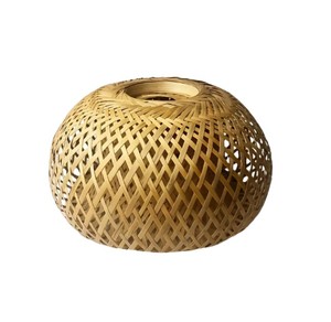 Abat-jour suspendu en bambou naturel tissé à la main, abat-jour de plafond en rotin bohème, couverture de lampe suspendue tissée pour salon et chambre à coucher - Product Image 1
