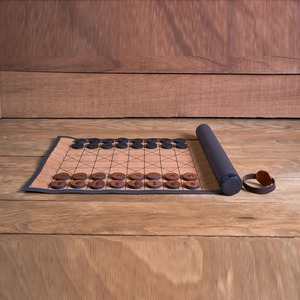 Plateau de jeu portable en cuir enroulable pour le jeu de la renarde et du canard, avec des pièces modernes et un design compact pour le divertissement familial en déplacement - Product Image 3
