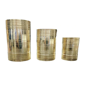 Taza medidora de latón de tamaño estándar, diseño único, hecha a mano, nuevo utensilio de cocina, artesanía, 3 piezas en diferentes tamaños a buen precio. - Product Image 1