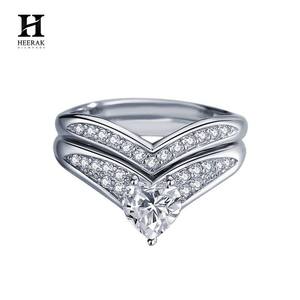 ชุดเครื่องประดับเพชรรูปหัวใจทองคำ 14K - แหวนเพชรแบบซ้อนรูปตัววี - Product Image 1