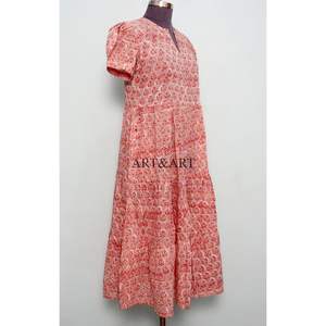 Robe midi bohème en coton lavable et écologique à imprimé floral, faite à la main, à manches courtes, pour femme, idéale pour l'été et la plage, coupe fluide et naturelle. - Product Image 4