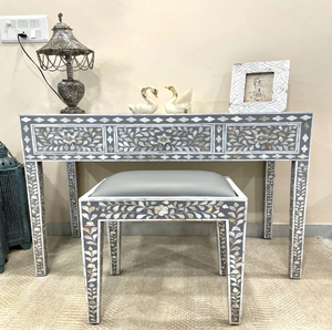 Console de salon en os de nacre vert foncé, richement décorée de motifs floraux et dotée d'arches latérales, disponible à prix de gros. - Product Image 5