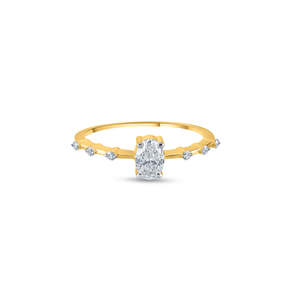 Anillo de compromiso de diamante ovalado de oro amarillo de 14 quilates Purecarat elegante y lujoso - Product Image 3