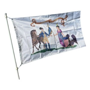 Drapeau rectangulaire en polyester avec des rayures rouges et blanches et un motif d'étoile bleue pour une utilisation en extérieur - Product Image 2