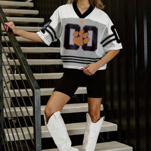 Proveedor de Camisetas de Fútbol Americano de Primera Calidad para Mujer, Personalizadas con Sublimación, Impresión Digital, Cuello en V, 100% Poliéster, Malla - Product Image 5