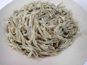 ปลาแอนโชวี่แห้ง พร้อมส่งทันที อบแห้งอย่างถูกสุขอนามัย รสชาติเข้มข้น เหมาะสำหรับทำอาหารและเป็นของว่าง ช่วยเพิ่มรสชาติและความมีพลังให้กับอาหาร - Product Image 5