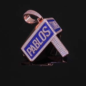 Collar con Colgante de Cruz con Perlas de Agua Dulce de Pablos Corner, Esmalte Azul, Chapado en Rodio, Plata, Estilo Hip Hop para Hombre - Product Image 3