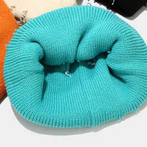 Gorro de punto turquesa con decoración de remaches, estilo punk, unisex, para adultos, hecho a mano, color sólido, 56-58 cm - Product Image 3