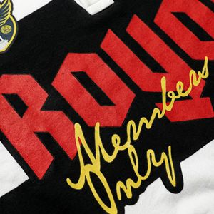 Sudadera Polo a Rayas Blancas y Negras al por Mayor |   Suéter extragrande estilo rugby con escudo y mangas estilo real |   Ropa Urbana OEM - Product Image 4