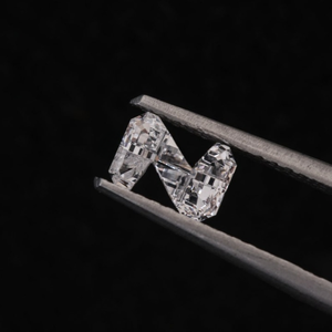 Diamant fantaisie de 1 carat certifié IGI, VVS, cultivé en laboratoire, taillé au laser, lettre N, pour la fabrication de pendentifs, au meilleur prix - Product Image 1
