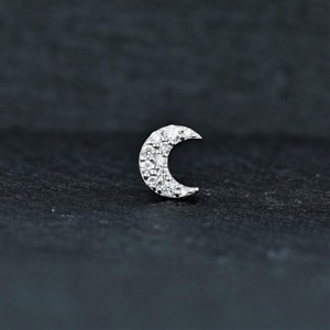 Pendiente de Diamante Luna Solitario con Engaste Pavé en Oro de 14K, Diamante Cultivado en Laboratorio, Pendiente Celestial para Mujer, Joyería de Regalo Única - Product Image 3