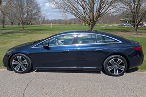 Voiture d'occasion parfaite, propre, Mercedes-Benz EQS 450 berline 2022, prête à être expédiée - Product Image 6