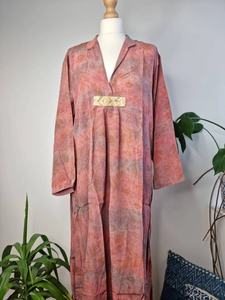 Robe midi en crêpe de soie recyclée, sari indien, confortable, colorée, décontractée, kaftan, robe de soirée, robe décontractée - Product Image 2