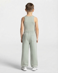 Conjunto Deportivo para Niños, Sudadera con Capucha Extra Grande y Pantalones Deportivos Color Pistacho con Líneas en Contraste, en Algodón Suave, Fabricante OEM - Product Image 5