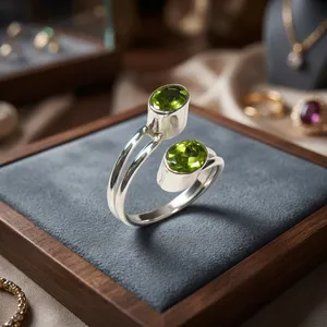Bague ajustable en argent sterling 925 avec péridot vert, bijoux indiens faits à la main, pierres précieuses, pour femme, à porter au quotidien - Product Image 4