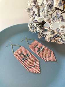 Pendientes de flecos geométricos con cuentas de color rosa pastel, joyería bohemia hecha a mano, accesorios de moda estéticos elegantes para mujer - Product Image 6