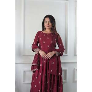 ชุดเดรสผ้าไหมสีน้ำตาลเข้มดีไซน์เนอร์งานปักลายลำดับงาน pent and dupatta salwar kameez ขนาด L สำหรับงานแต่งงาน - Product Image 1