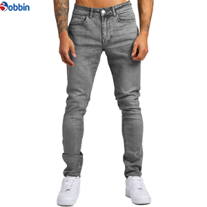 กางเกงยีนส์ผู้ชายสีฟ้าอ่อนทรงตรงสไตล์ลำลอง ผ้ายีนส์ฟอกปานกลาง เรียบง่ายและใช้งานได้หลากหลาย ขาดๆ แบบมีสไตล์ เอวกลาง ผ้าฝ้าย - Product Image 4