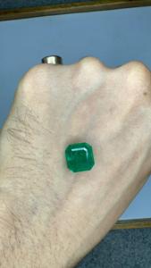 Émeraude naturelle zambienne de 5,82 carats, taille octogonale carrée, pierre précieuse verte certifiée, pour la vente en gros de bijoux - Product Image 3